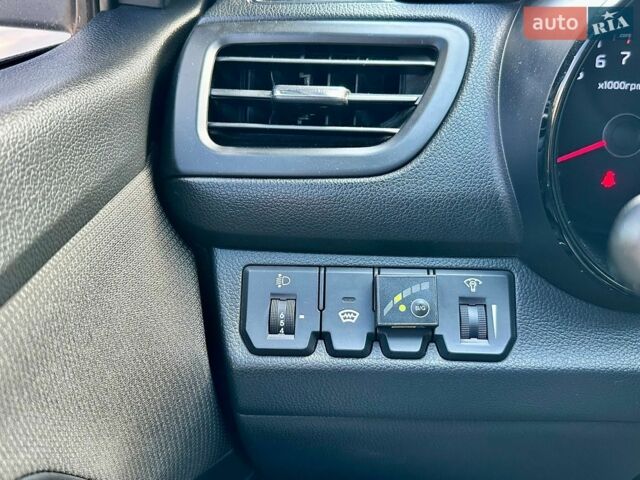 Синий Киа Рио, объемом двигателя 1.6 л и пробегом 190 тыс. км за 5999 $, фото 24 на Automoto.ua