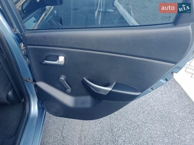 Киа Рио 2012 в Полтаве на Automoto.ua Синий Киа Рио, объемом двигателя 1.4 л и пробегом 142 тыс. км за 7999 $, фото 35 на Automoto.ua