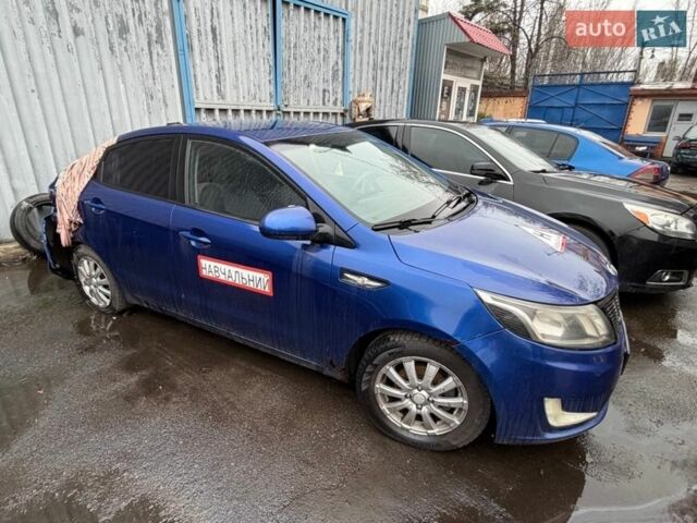 Синій Кіа Ріо, об'ємом двигуна 1.4 л та пробігом 235 тис. км за 2500 $, фото 14 на Automoto.ua