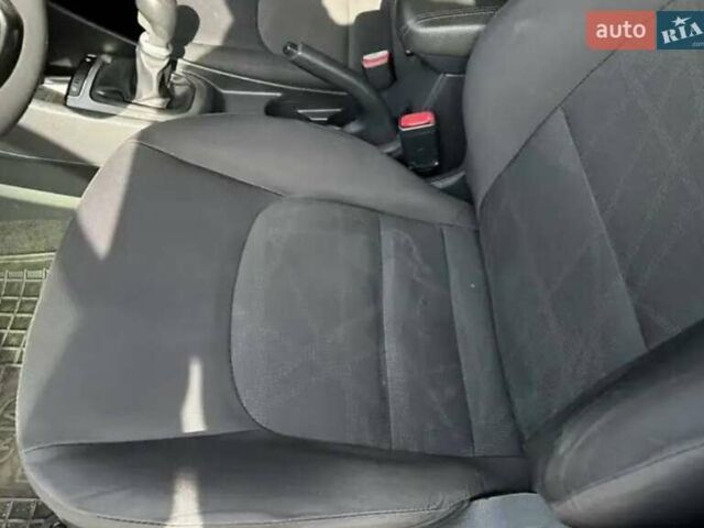 Синій Кіа Ріо, об'ємом двигуна 1.59 л та пробігом 161 тис. км за 6700 $, фото 7 на Automoto.ua