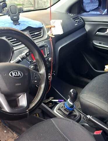 Синий Киа Рио, объемом двигателя 1.4 л и пробегом 213 тыс. км за 7400 $, фото 7 на Automoto.ua