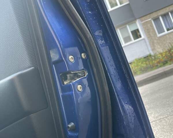 Синій Кіа Ріо, об'ємом двигуна 1.59 л та пробігом 58 тис. км за 8500 $, фото 2 на Automoto.ua
