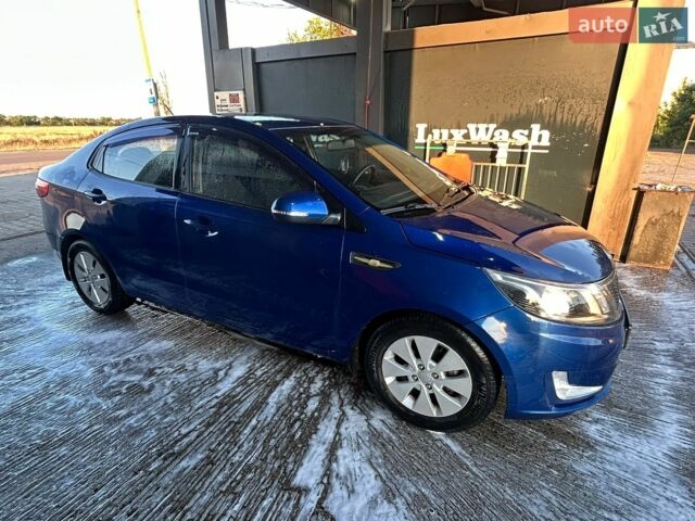 Синий Киа Рио, объемом двигателя 1.6 л и пробегом 248 тыс. км за 7500 $, фото 3 на Automoto.ua