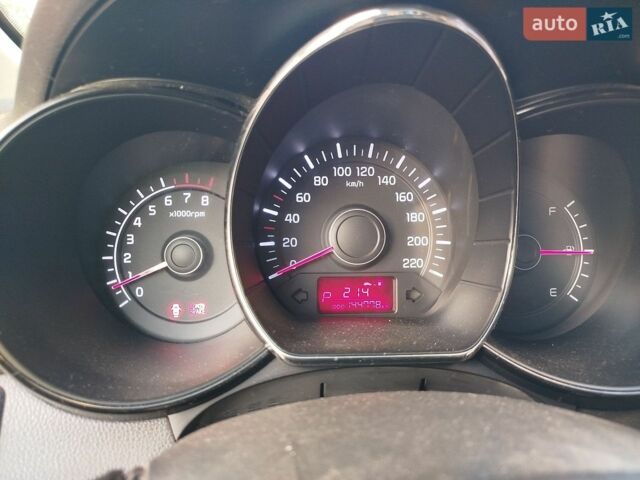 Синій Кіа Ріо, об'ємом двигуна 1.59 л та пробігом 145 тис. км за 7200 $, фото 5 на Automoto.ua