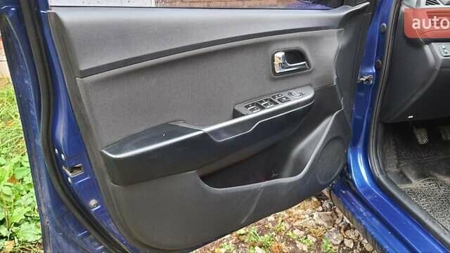 Синій Кіа Ріо, об'ємом двигуна 1.6 л та пробігом 222 тис. км за 5500 $, фото 4 на Automoto.ua