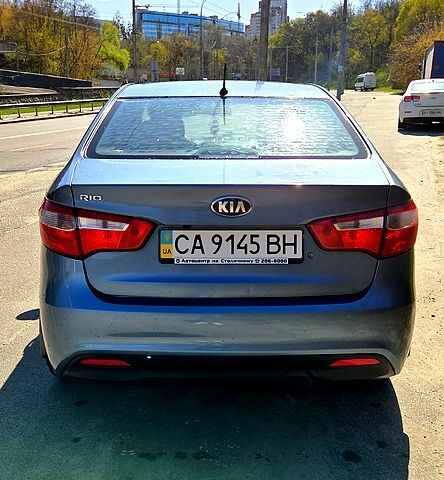 Синій Кіа Ріо, об'ємом двигуна 1.4 л та пробігом 292 тис. км за 6500 $, фото 3 на Automoto.ua