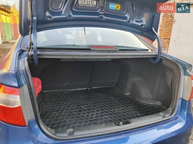 Синій Кіа Ріо, об'ємом двигуна 1.4 л та пробігом 190 тис. км за 7500 $, фото 10 на Automoto.ua