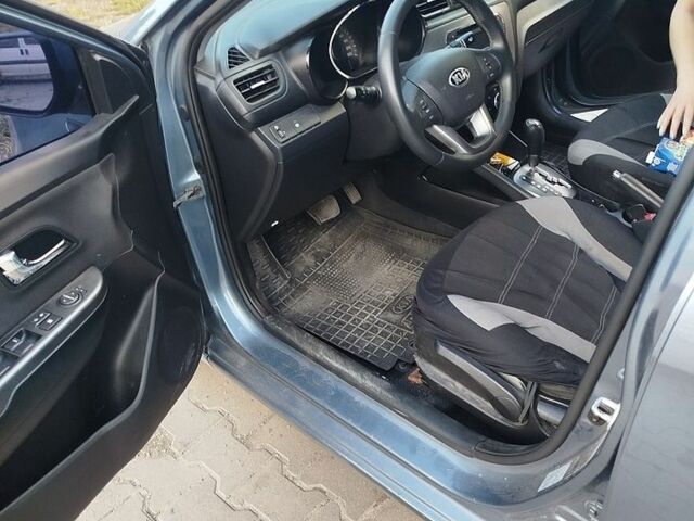 Синій Кіа Ріо, об'ємом двигуна 1.59 л та пробігом 145 тис. км за 7500 $, фото 11 на Automoto.ua