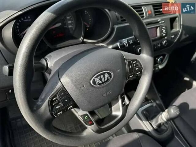 Синій Кіа Ріо, об'ємом двигуна 1.59 л та пробігом 161 тис. км за 6700 $, фото 11 на Automoto.ua