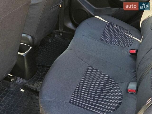 Синий Киа Рио, объемом двигателя 1.4 л и пробегом 292 тыс. км за 6700 $, фото 12 на Automoto.ua
