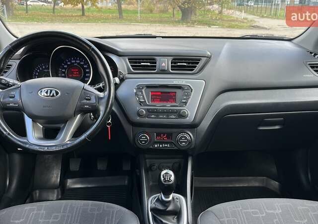 Синій Кіа Ріо, об'ємом двигуна 1.6 л та пробігом 95 тис. км за 8500 $, фото 12 на Automoto.ua