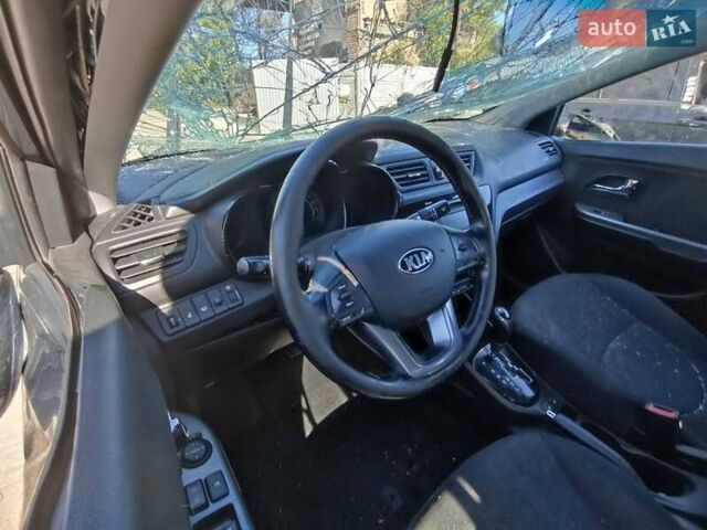 Синий Киа Рио, объемом двигателя 1.59 л и пробегом 155 тыс. км за 2000 $, фото 4 на Automoto.ua