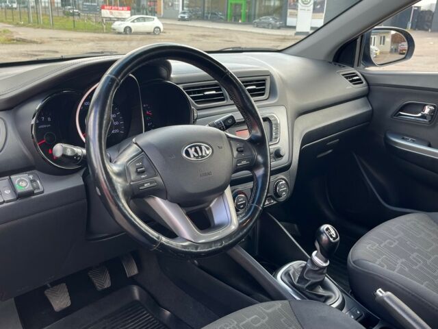 Синій Кіа Ріо, об'ємом двигуна 16 л та пробігом 95 тис. км за 8500 $, фото 7 на Automoto.ua