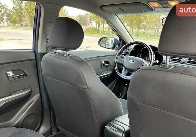 Синій Кіа Ріо, об'ємом двигуна 1.6 л та пробігом 95 тис. км за 8500 $, фото 11 на Automoto.ua