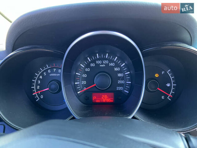 Синий Киа Рио, объемом двигателя 1.4 л и пробегом 120 тыс. км за 8700 $, фото 6 на Automoto.ua