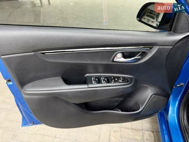 Синий Киа Рио, объемом двигателя 1.59 л и пробегом 89 тыс. км за 12900 $, фото 16 на Automoto.ua