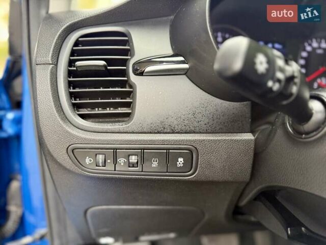 Синий Киа Рио, объемом двигателя 1.59 л и пробегом 89 тыс. км за 12900 $, фото 33 на Automoto.ua