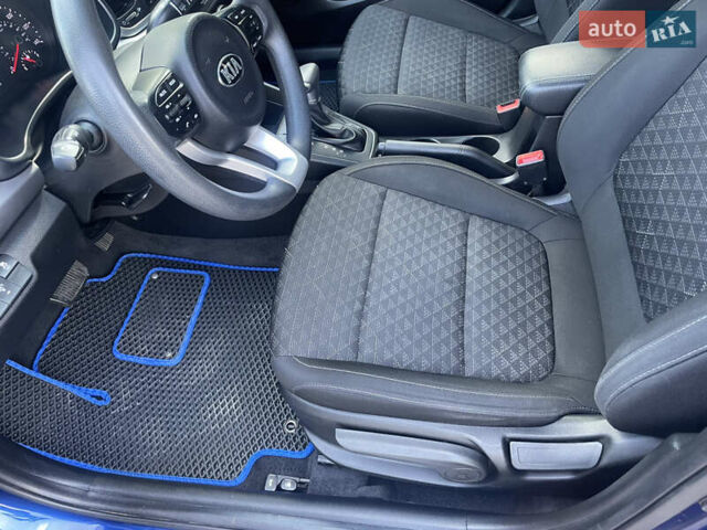 Синий Киа Рио, объемом двигателя 1.59 л и пробегом 113 тыс. км за 10500 $, фото 8 на Automoto.ua