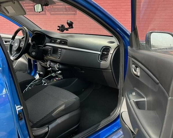 Синий Киа Рио, объемом двигателя 1.59 л и пробегом 106 тыс. км за 13900 $, фото 3 на Automoto.ua