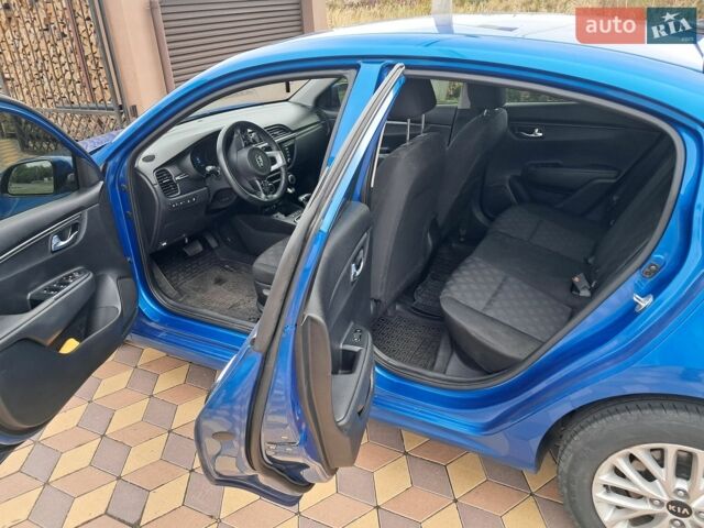 Синій Кіа Ріо, об'ємом двигуна 1.6 л та пробігом 60 тис. км за 13000 $, фото 3 на Automoto.ua