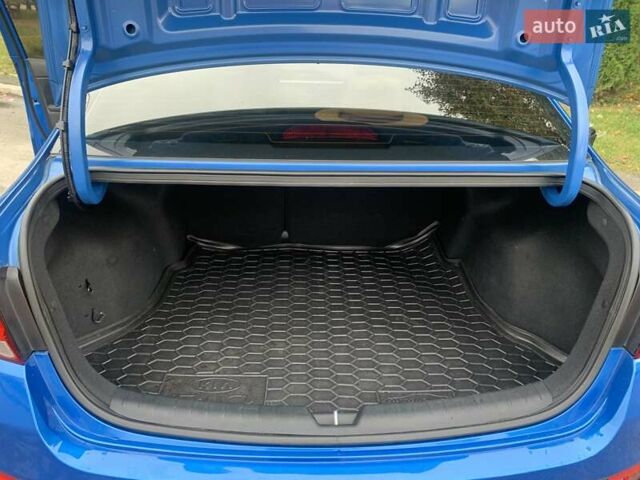 Синий Киа Рио, объемом двигателя 1.37 л и пробегом 60 тыс. км за 12800 $, фото 7 на Automoto.ua