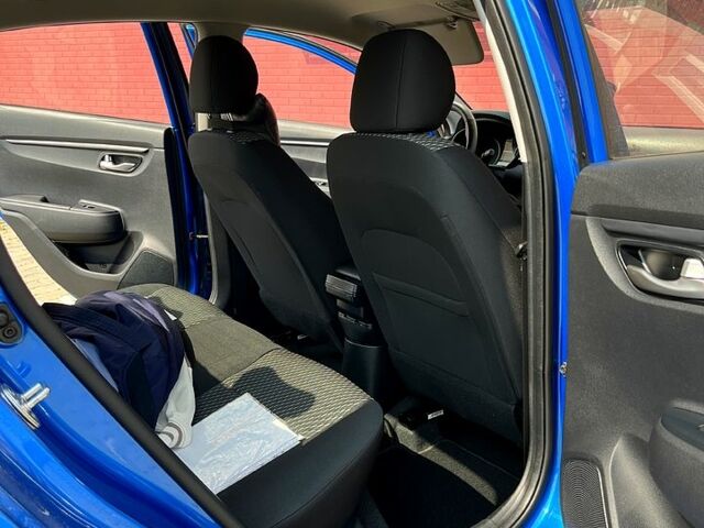 Синій Кіа Ріо, об'ємом двигуна 1.6 л та пробігом 120 тис. км за 13600 $, фото 5 на Automoto.ua
