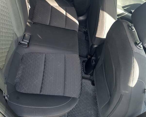 Синій Кіа Ріо, об'ємом двигуна 1.59 л та пробігом 100 тис. км за 12700 $, фото 29 на Automoto.ua