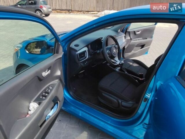 Синій Кіа Ріо, об'ємом двигуна 1.59 л та пробігом 40 тис. км за 14000 $, фото 6 на Automoto.ua