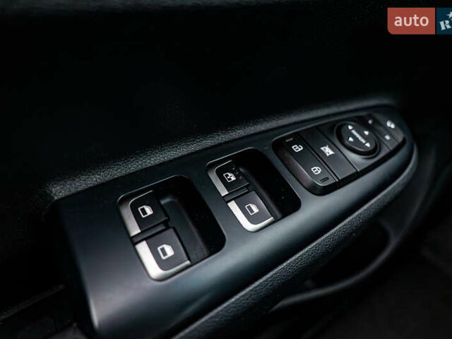 Синій Кіа Ріо, об'ємом двигуна 1.6 л та пробігом 47 тис. км за 16187 $, фото 14 на Automoto.ua