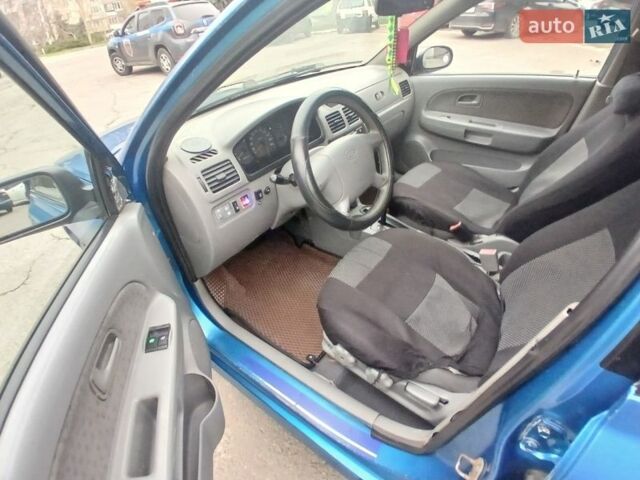Синий Киа Рио, объемом двигателя 1.49 л и пробегом 250 тыс. км за 1900 $, фото 6 на Automoto.ua