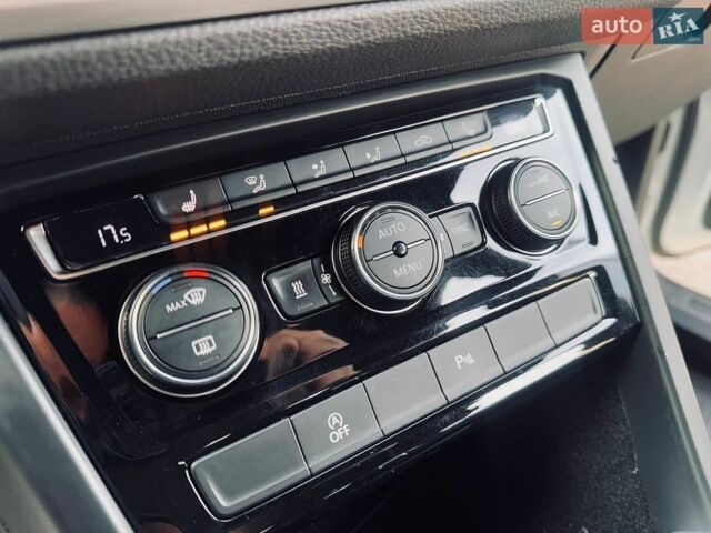 Синий Киа Рио, объемом двигателя 1.5 л и пробегом 400 тыс. км за 1303 $, фото 1 на Automoto.ua