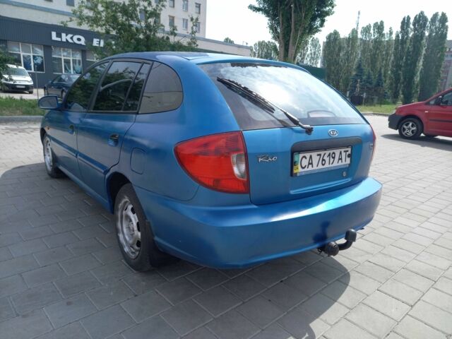 Синій Кіа Ріо, об'ємом двигуна 1.4 л та пробігом 262 тис. км за 2600 $, фото 4 на Automoto.ua