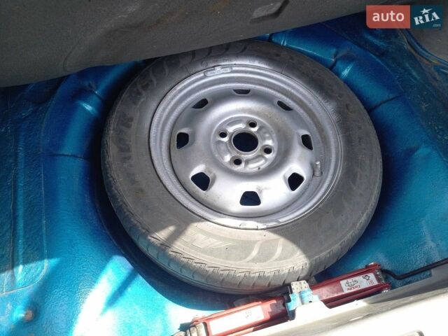 Синий Киа Рио, объемом двигателя 1.34 л и пробегом 262 тыс. км за 2600 $, фото 9 на Automoto.ua