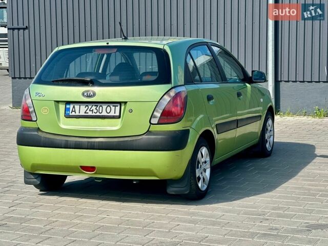 Зелений Кіа Ріо, об'ємом двигуна 1.4 л та пробігом 286 тис. км за 3200 $, фото 5 на Automoto.ua
