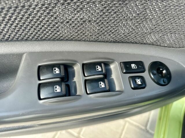 Зеленый Киа Рио, объемом двигателя 1.4 л и пробегом 284 тыс. км за 3899 $, фото 8 на Automoto.ua