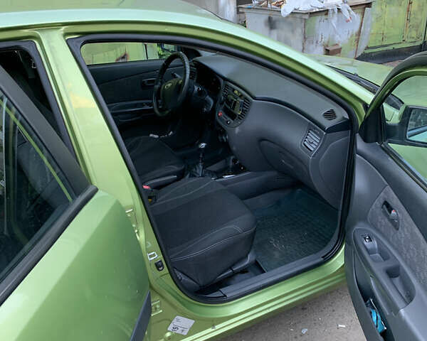 Зеленый Киа Рио, объемом двигателя 1.4 л и пробегом 232 тыс. км за 4200 $, фото 5 на Automoto.ua