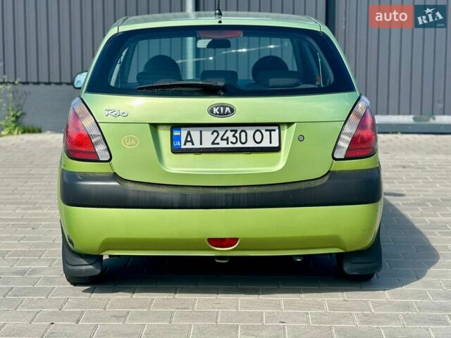 Зелений Кіа Ріо, об'ємом двигуна 1.4 л та пробігом 286 тис. км за 3200 $, фото 6 на Automoto.ua