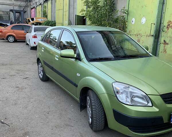 Зеленый Киа Рио, объемом двигателя 1.4 л и пробегом 232 тыс. км за 4200 $, фото 1 на Automoto.ua