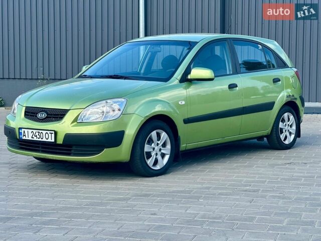 Зелений Кіа Ріо, об'ємом двигуна 1.4 л та пробігом 286 тис. км за 3200 $, фото 1 на Automoto.ua