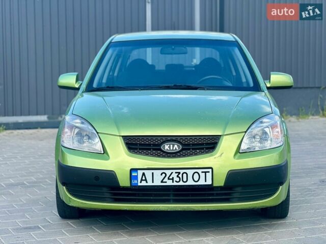 Зелений Кіа Ріо, об'ємом двигуна 1.4 л та пробігом 286 тис. км за 3200 $, фото 7 на Automoto.ua