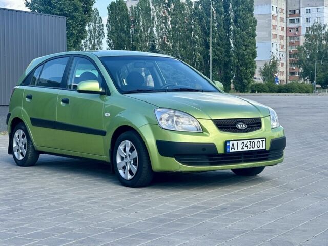 Зеленый Киа Рио, объемом двигателя 1.4 л и пробегом 284 тыс. км за 3899 $, фото 3 на Automoto.ua