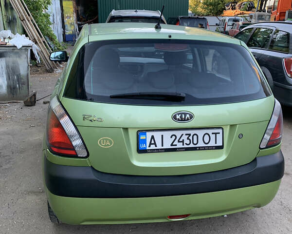 Зеленый Киа Рио, объемом двигателя 1.4 л и пробегом 232 тыс. км за 4200 $, фото 6 на Automoto.ua