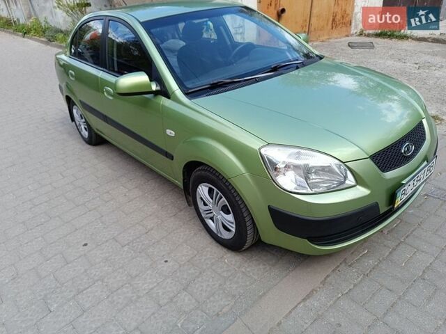 Зеленый Киа Рио, объемом двигателя 1.4 л и пробегом 173 тыс. км за 4350 $, фото 5 на Automoto.ua
