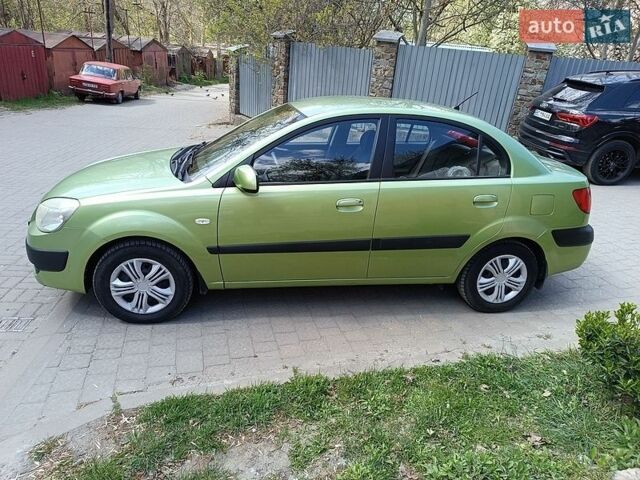 Зеленый Киа Рио, объемом двигателя 1.4 л и пробегом 173 тыс. км за 4350 $, фото 2 на Automoto.ua
