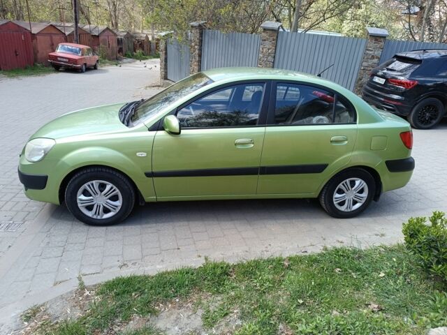 Зелений Кіа Ріо, об'ємом двигуна 1.4 л та пробігом 173 тис. км за 4350 $, фото 8 на Automoto.ua