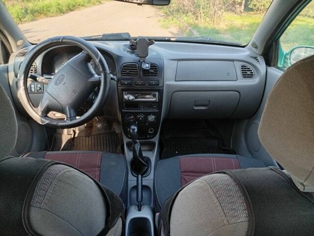 Зеленый Киа Рио, объемом двигателя 1.5 л и пробегом 270 тыс. км за 2600 $, фото 18 на Automoto.ua