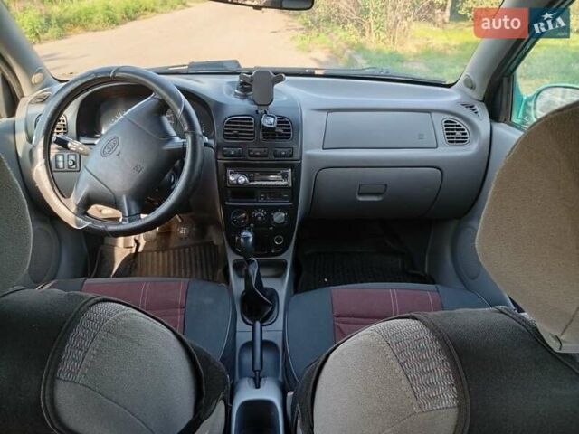 Зеленый Киа Рио, объемом двигателя 1.5 л и пробегом 270 тыс. км за 2600 $, фото 17 на Automoto.ua