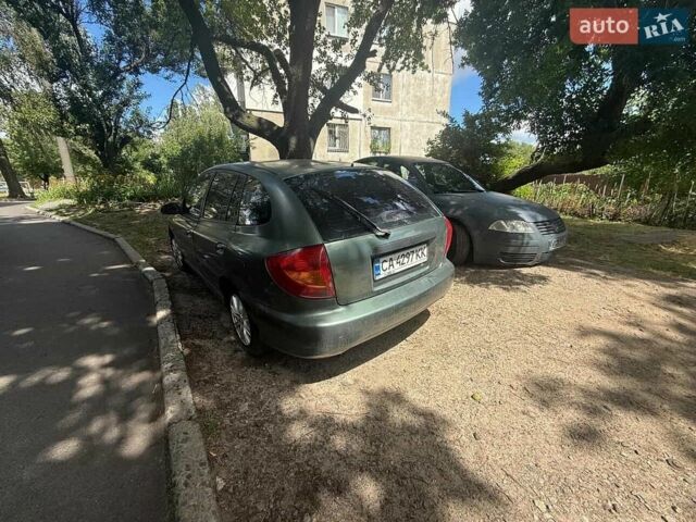 Зелений Кіа Ріо, об'ємом двигуна 1.5 л та пробігом 100 тис. км за 1999 $, фото 3 на Automoto.ua