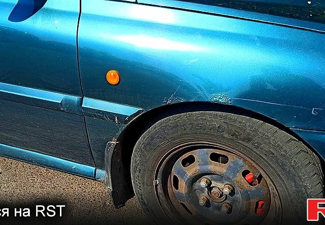 Зеленый Киа Рио, объемом двигателя 1.3 л и пробегом 0 тыс. км за 2500 $, фото 4 на Automoto.ua