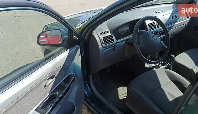 Зелений Кіа Ріо, об'ємом двигуна 1.3 л та пробігом 240 тис. км за 3000 $, фото 1 на Automoto.ua
